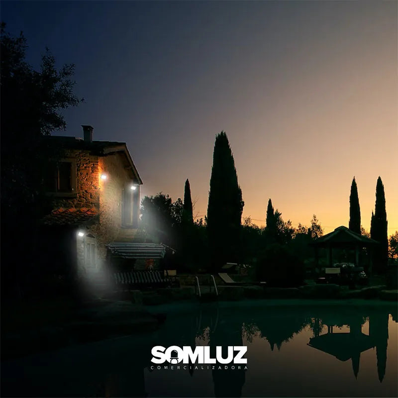 Reflector LED 50W Exterior Multivoltaje SMD Luz Blanco Frío Lumicraft